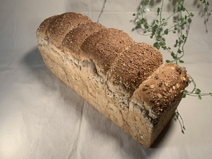 ９種類の穀物の食パン